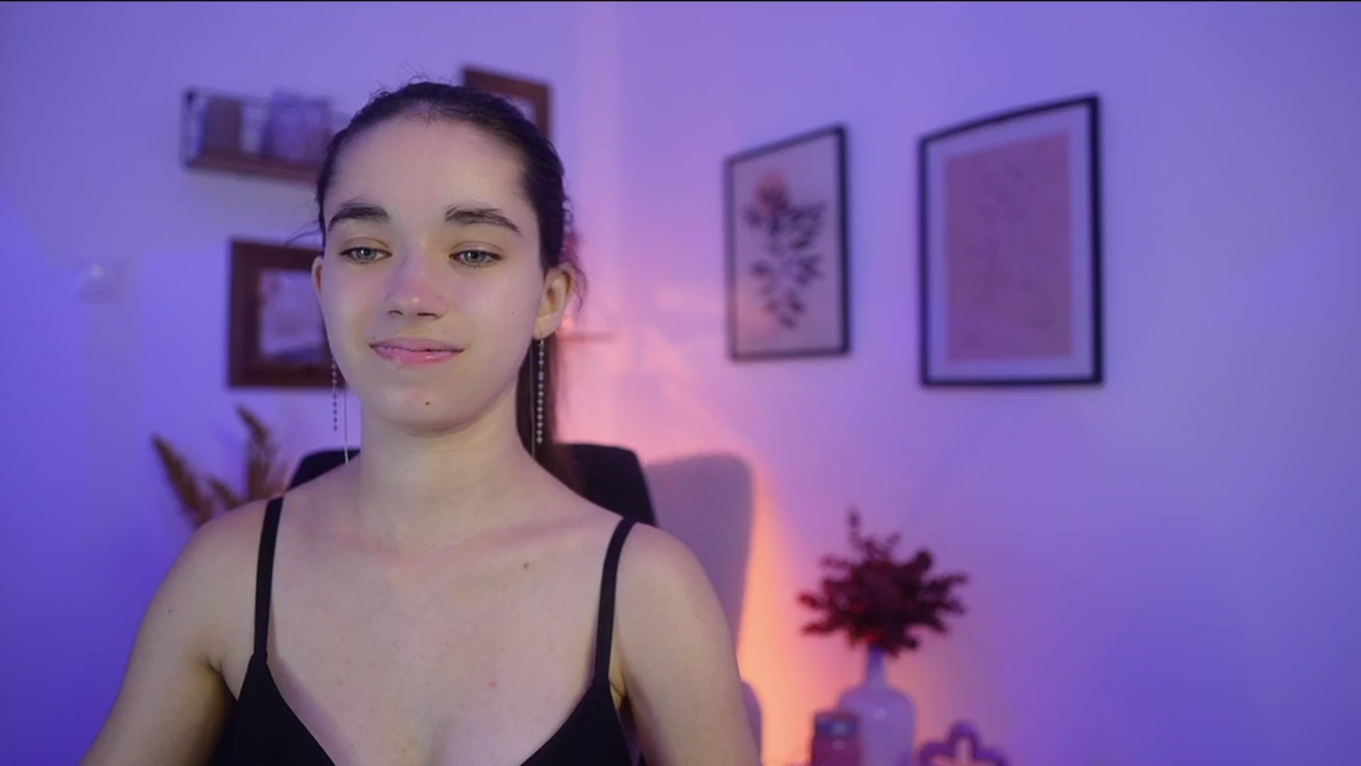 Gallery image thumbnail from Gia_Paige18's myfreecams stream on, 11/13/2025, 15:54 image 18 of 20
