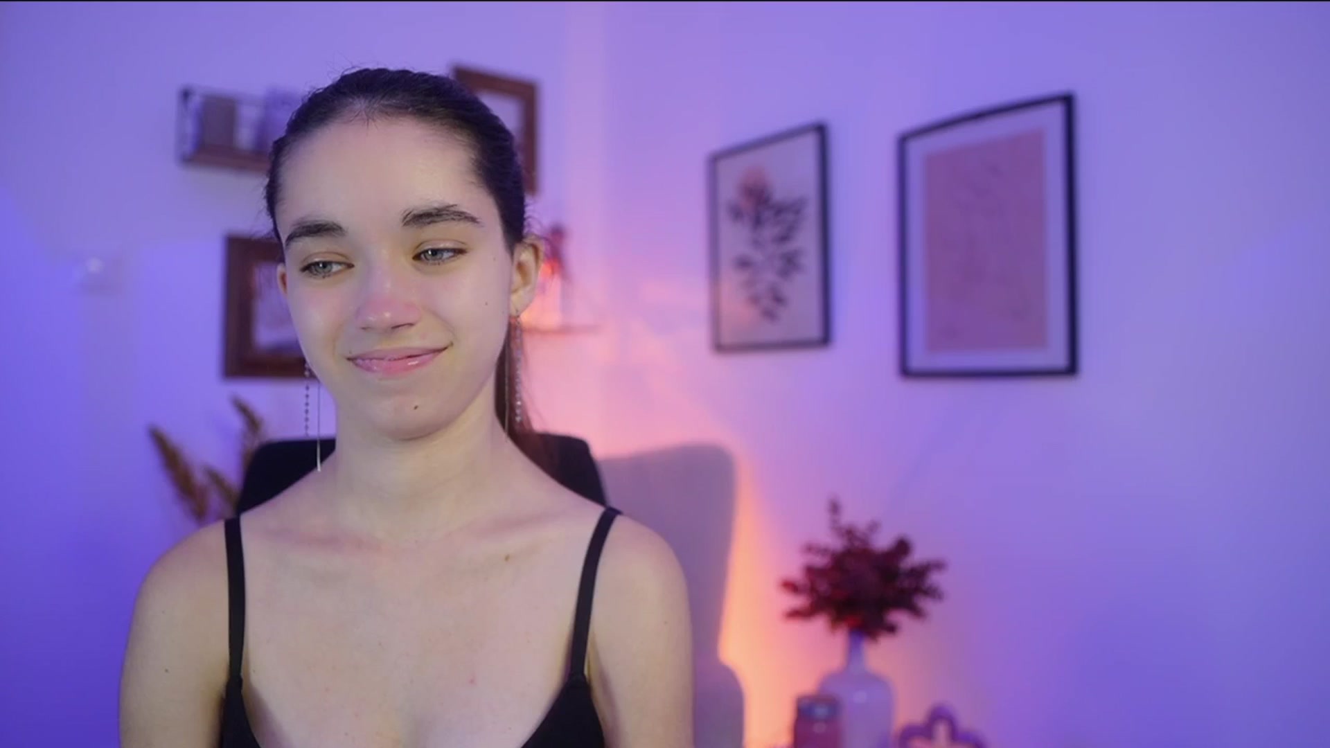 Gallery image thumbnail from Gia_Paige18's myfreecams stream on, 11/13/2025, 15:54 image 3 of 20
