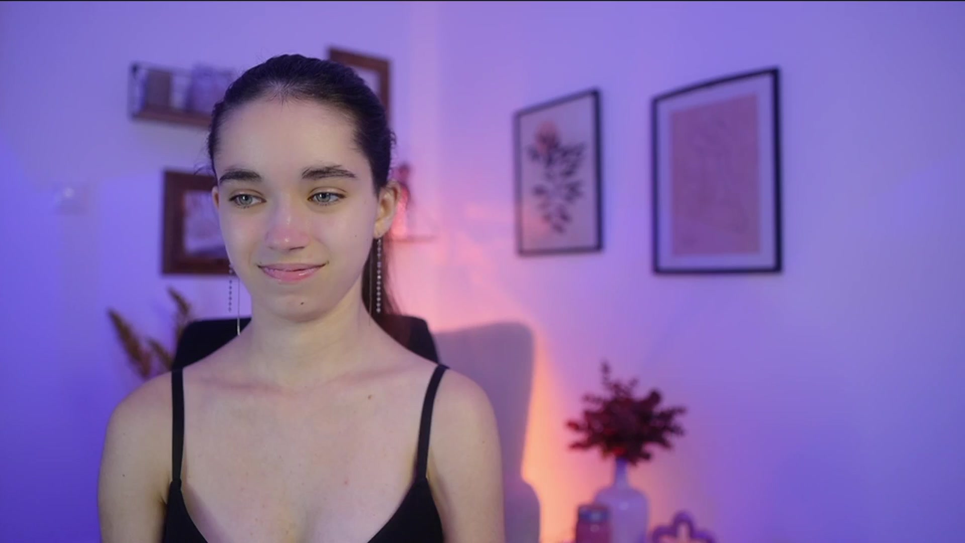 Gallery image thumbnail from Gia_Paige18's myfreecams stream on, 11/13/2025, 15:54 image 2 of 20