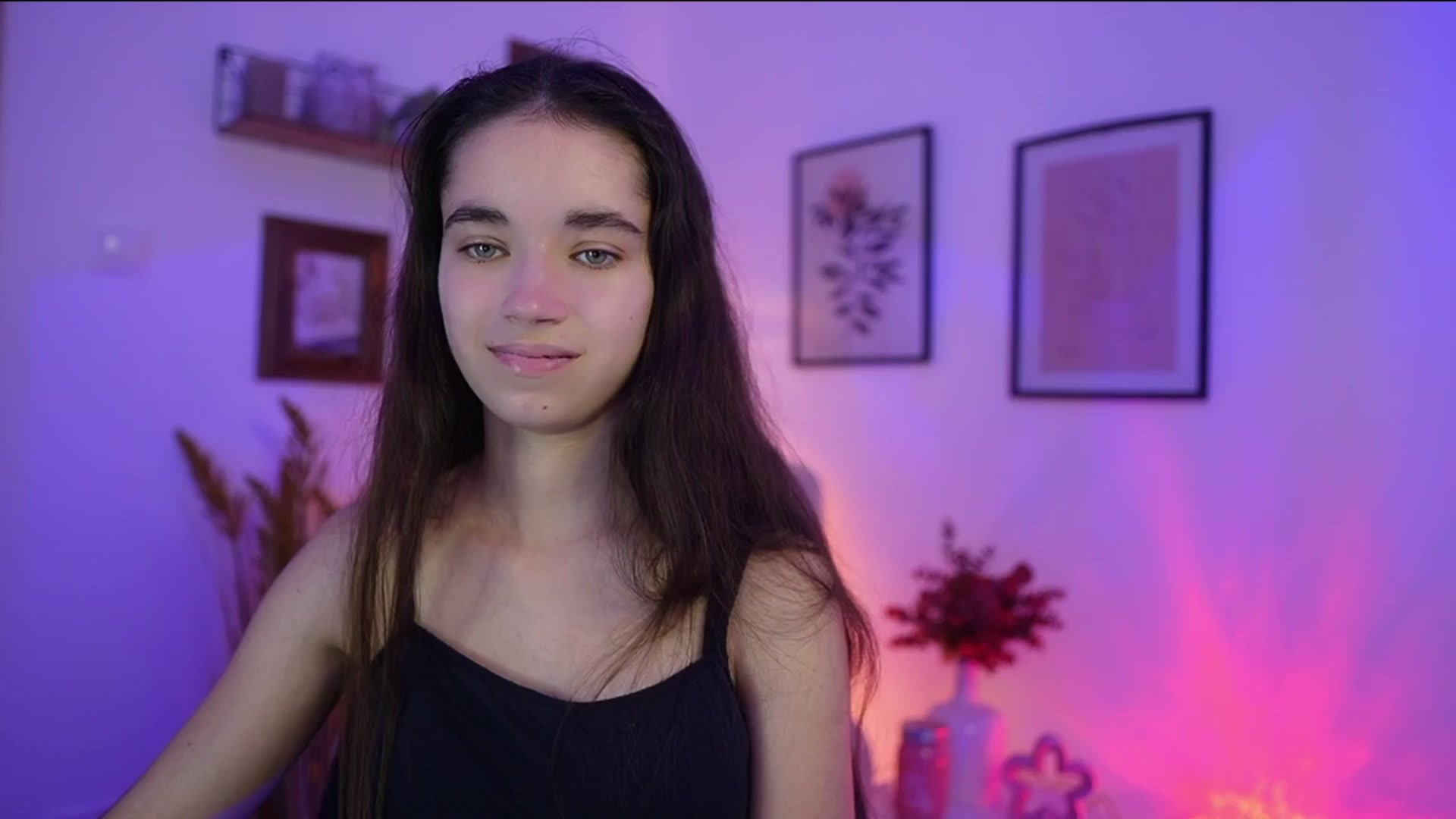 Gallery image thumbnail from Gia_Paige18's myfreecams stream on, 11/14/2025, 16:00 image 16 of 20