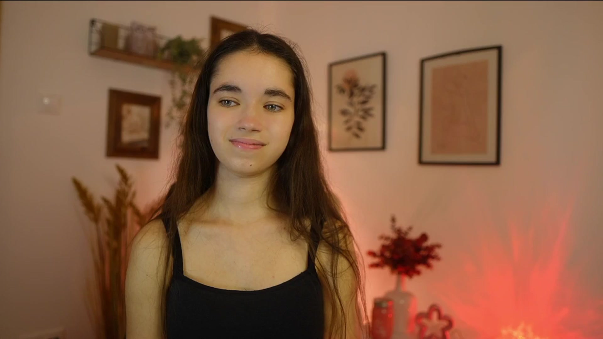 Gallery image thumbnail from Gia_Paige18's myfreecams stream on, 11/14/2025, 18:20 image 17 of 20