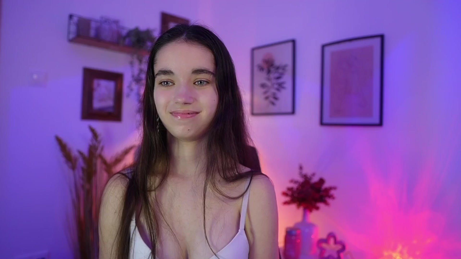 Gallery image thumbnail from Gia_Paige18's myfreecams stream on, 11/15/2025, 21:02 image 7 of 20