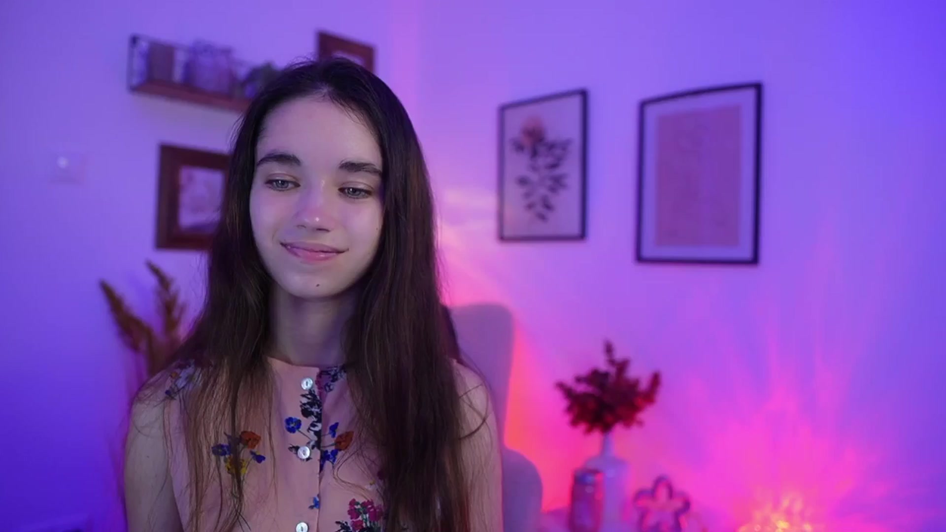 Gallery image thumbnail from Gia_Paige18's myfreecams stream on, 11/19/2025, 19:45 image 1 of 20