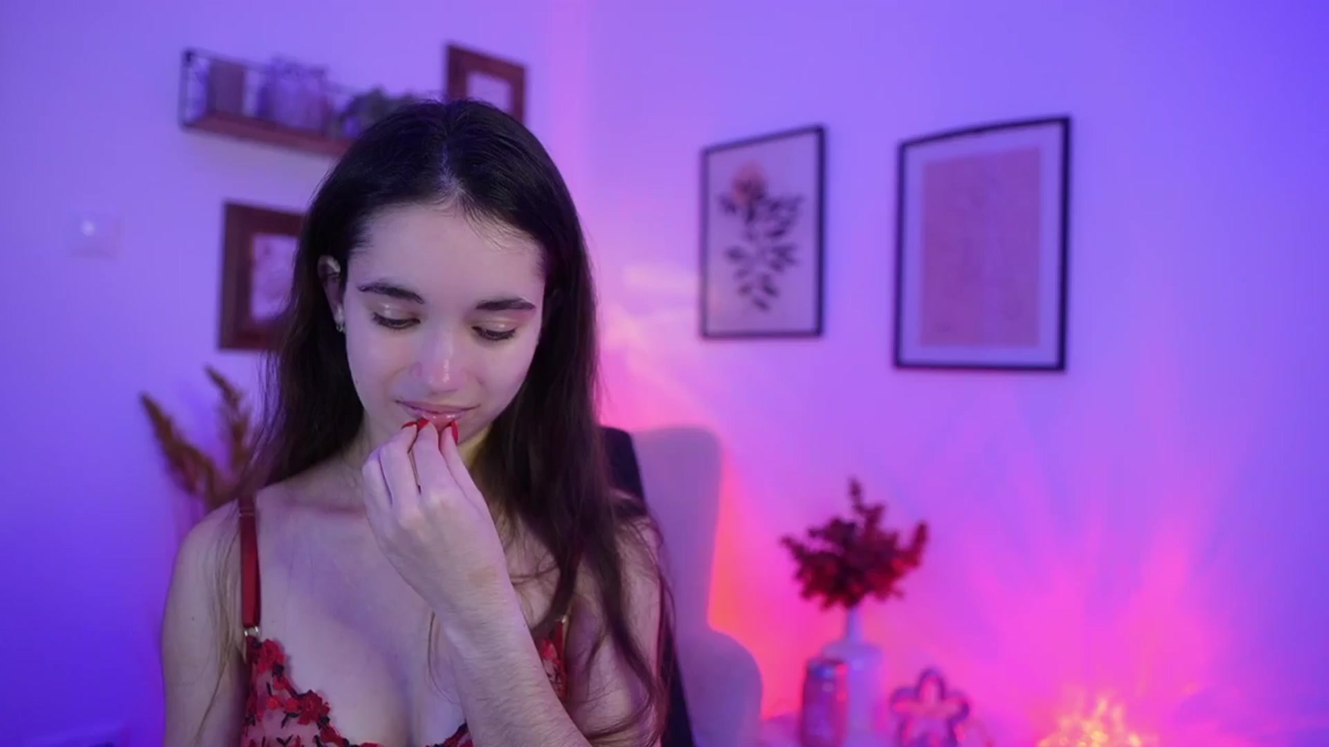 Gallery image thumbnail from Gia_Paige18's myfreecams stream on, 11/19/2025, 20:14 image 3 of 20