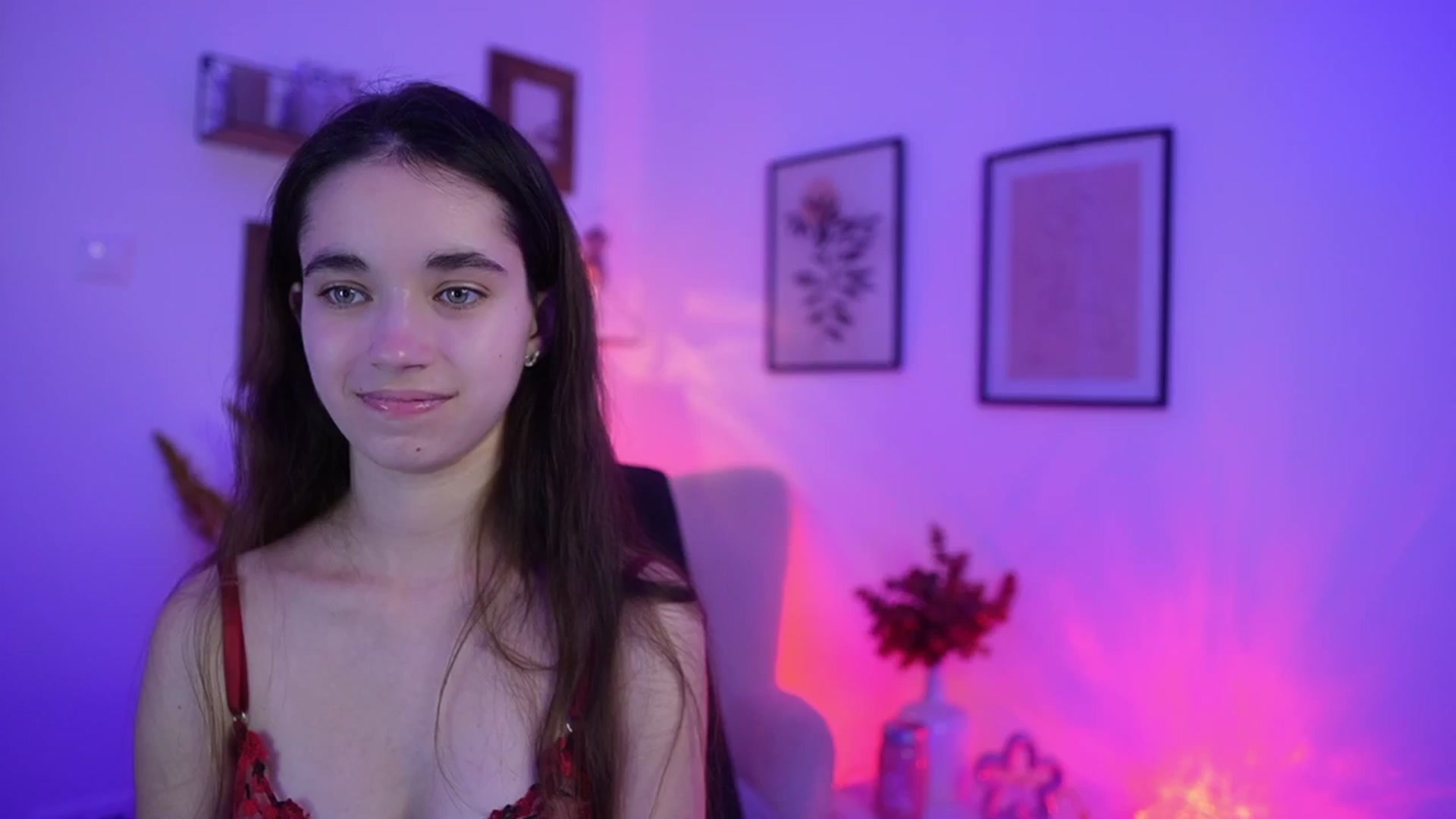 Gallery image thumbnail from Gia_Paige18's myfreecams stream on, 11/19/2025, 20:14 image 5 of 20