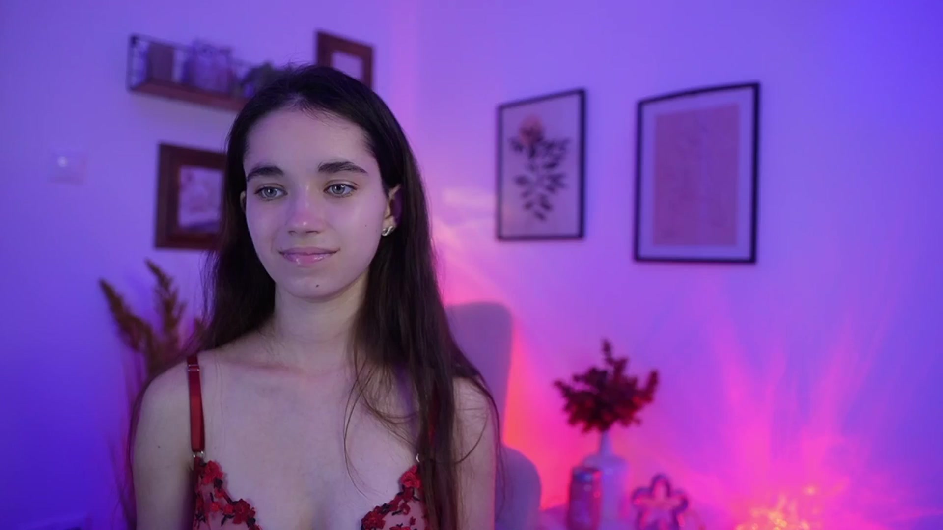 Gallery image thumbnail from Gia_Paige18's myfreecams stream on, 11/19/2025, 20:14 image 2 of 20