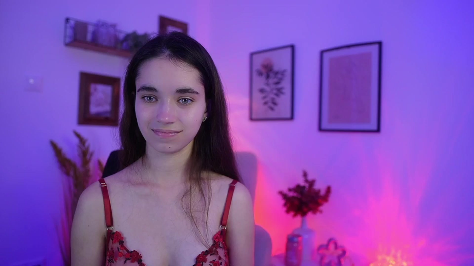 Gallery image thumbnail from Gia_Paige18's myfreecams stream on, 11/19/2025, 20:14 image 19 of 20