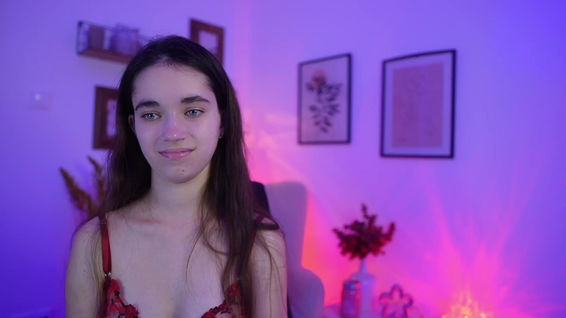 Gallery image thumbnail from Gia_Paige18's myfreecams stream on, 11/19/2025, 20:14 image 7 of 20