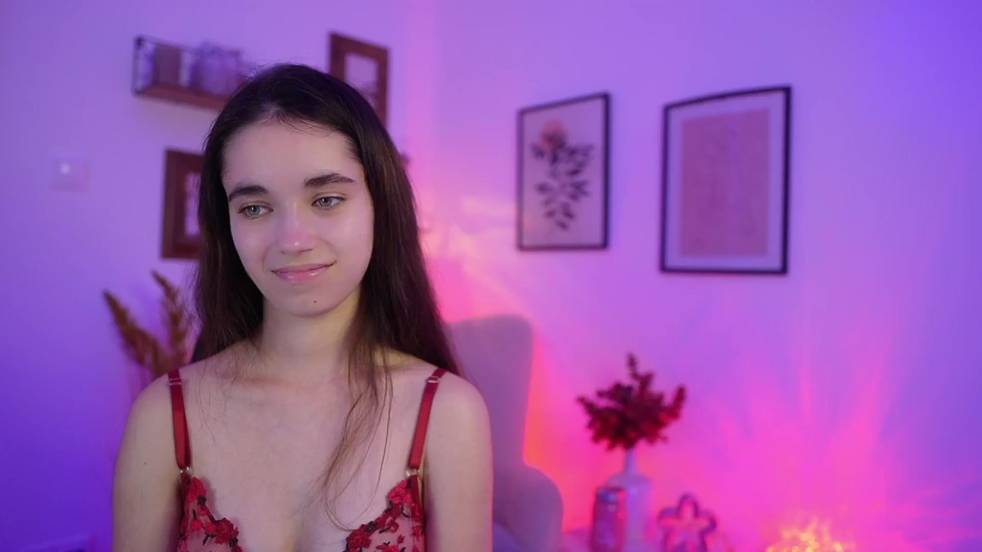 Gallery image thumbnail from Gia_Paige18's myfreecams stream on, 11/19/2025, 21:30 image 8 of 20