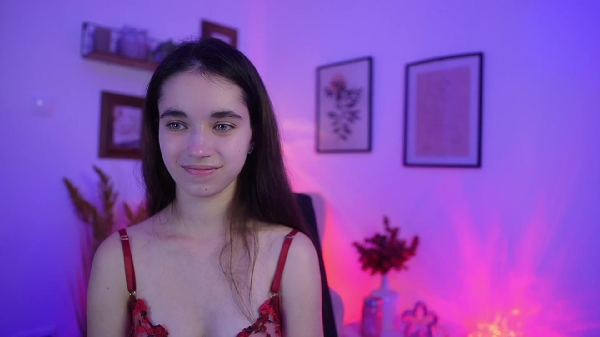Gallery image thumbnail from Gia_Paige18's myfreecams stream on, 11/19/2025, 21:30 image 1 of 20