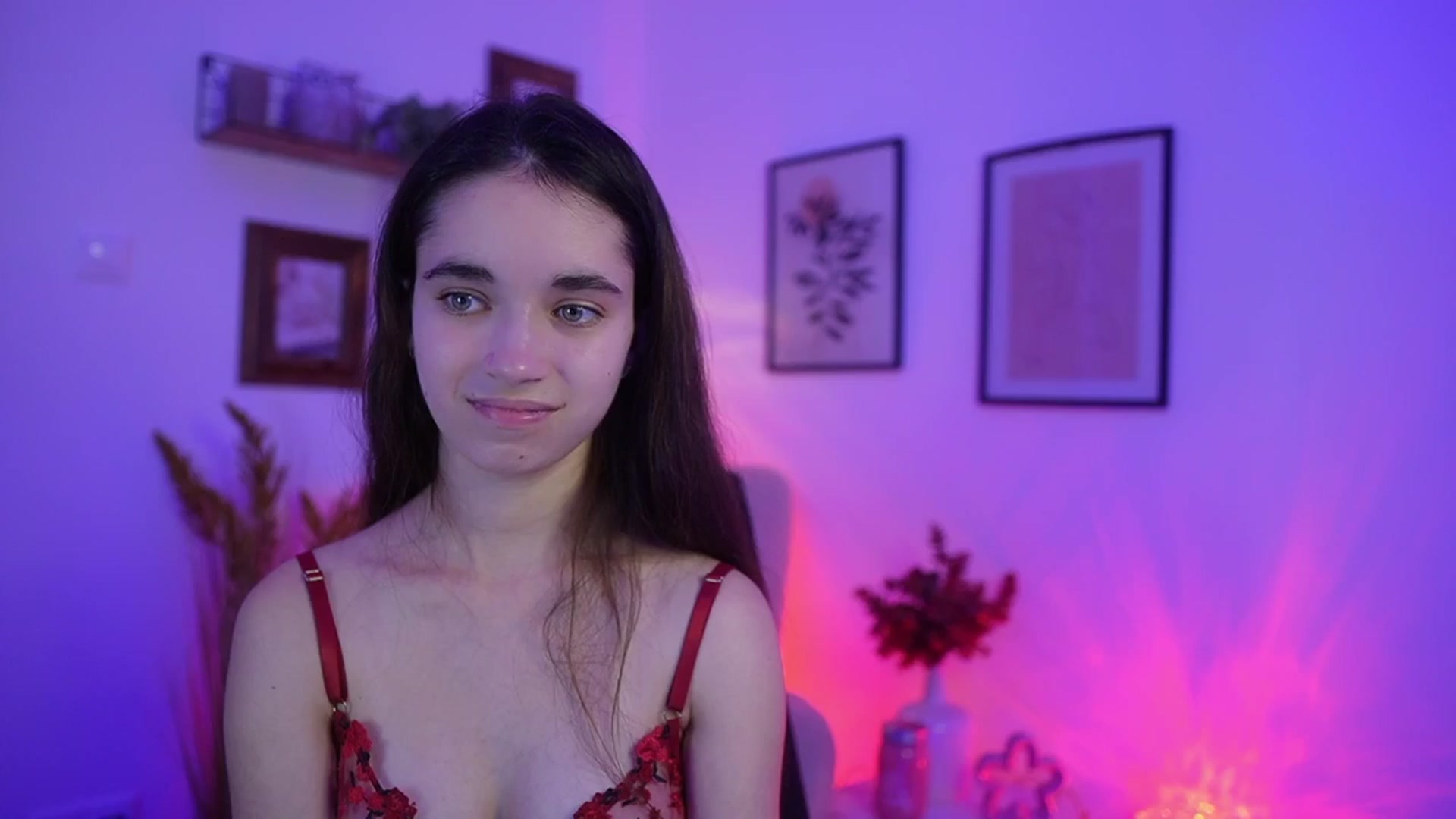 Gallery image thumbnail from Gia_Paige18's myfreecams stream on, 11/19/2025, 21:30 image 2 of 20