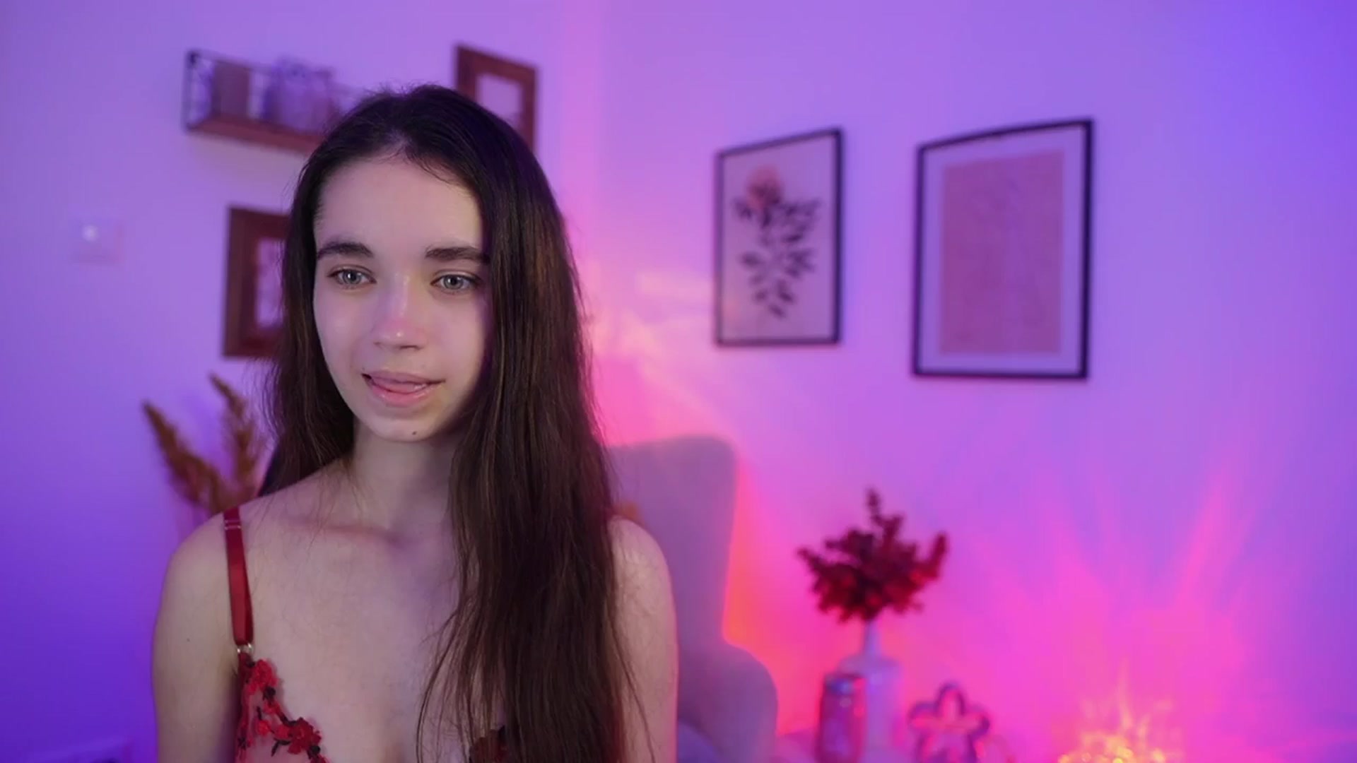 Gallery image thumbnail from Gia_Paige18's myfreecams stream on, 11/19/2025, 21:30 image 14 of 20