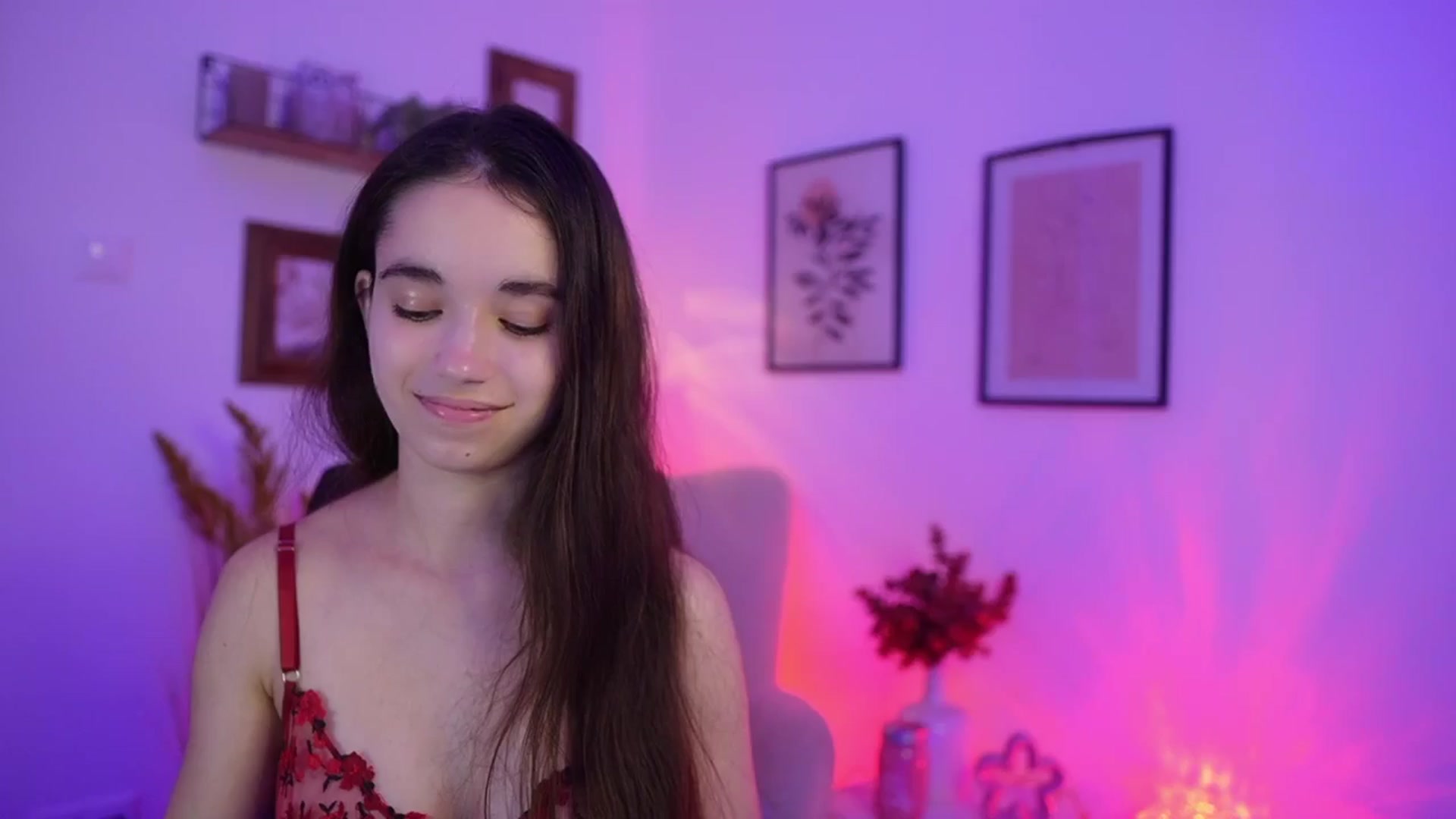 Gallery image thumbnail from Gia_Paige18's myfreecams stream on, 11/19/2025, 21:30 image 16 of 20