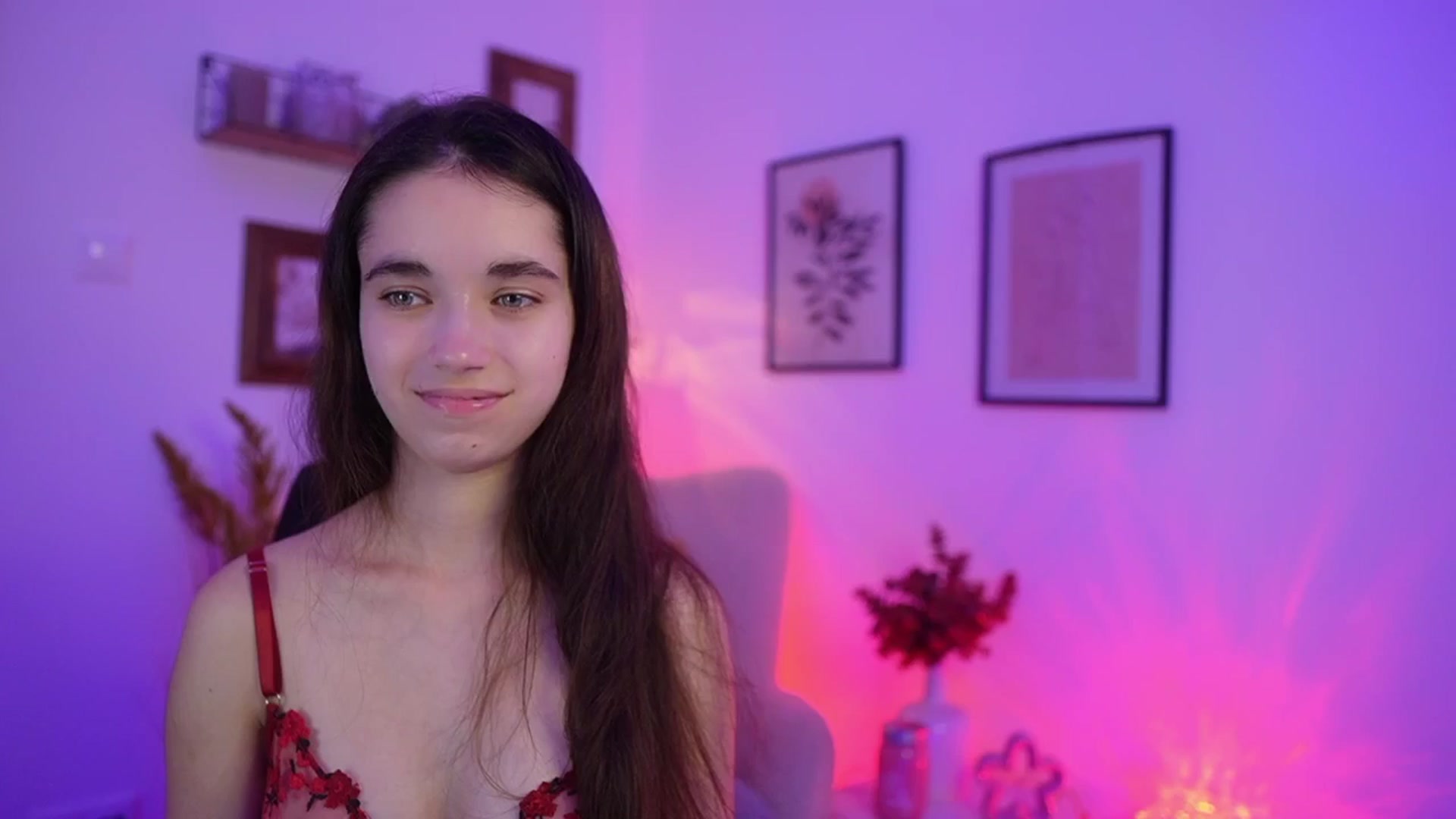 Gallery image thumbnail from Gia_Paige18's myfreecams stream on, 11/19/2025, 21:30 image 9 of 20