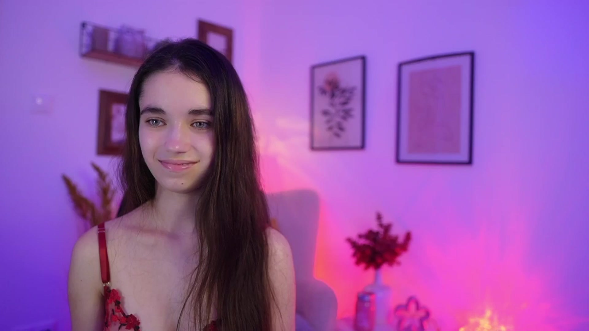 Gallery image thumbnail from Gia_Paige18's myfreecams stream on, 11/19/2025, 21:30 image 15 of 20