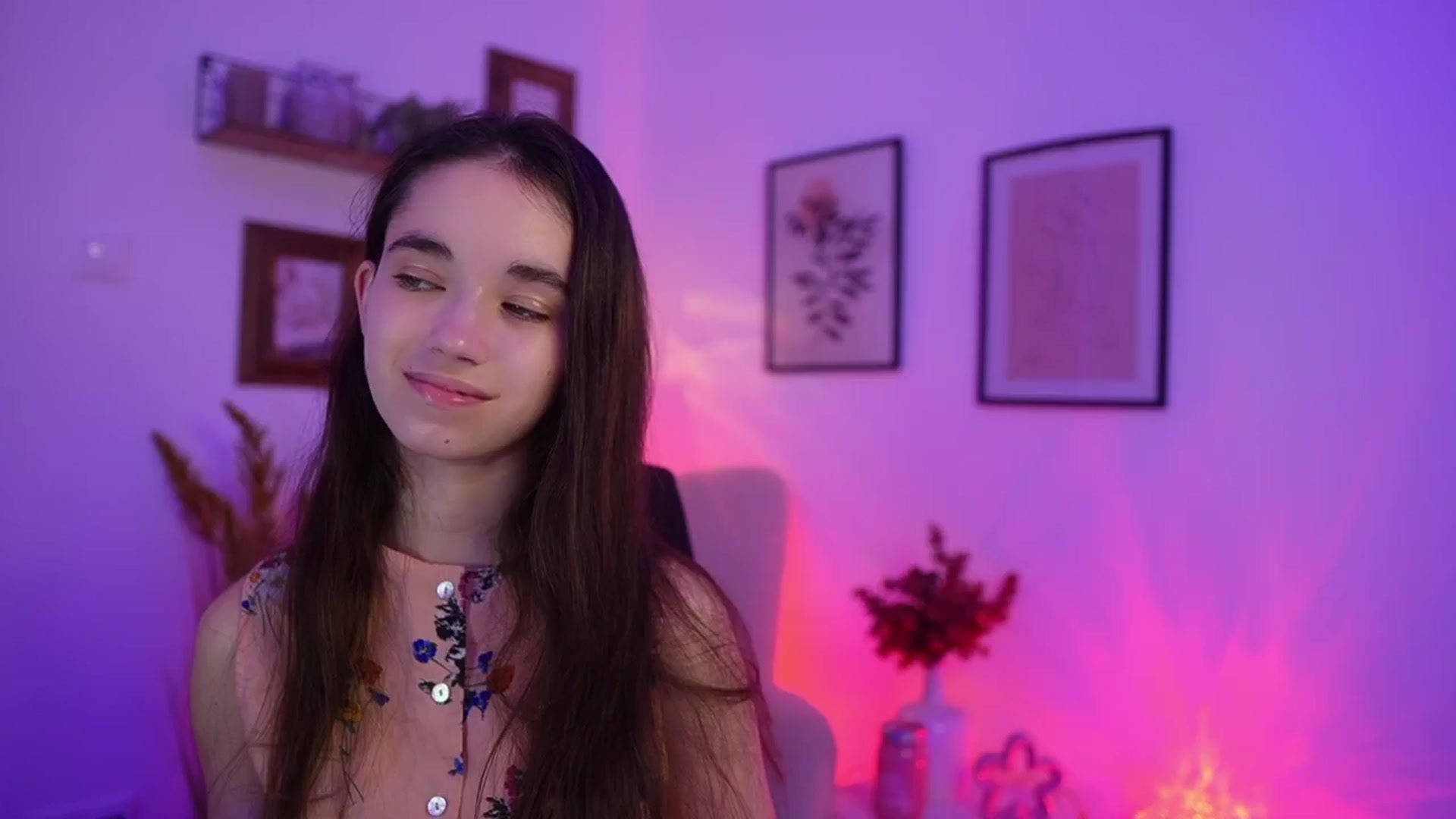 Gallery image thumbnail from Gia_Paige18's myfreecams stream on, 11/19/2025, 23:42 image 17 of 20
