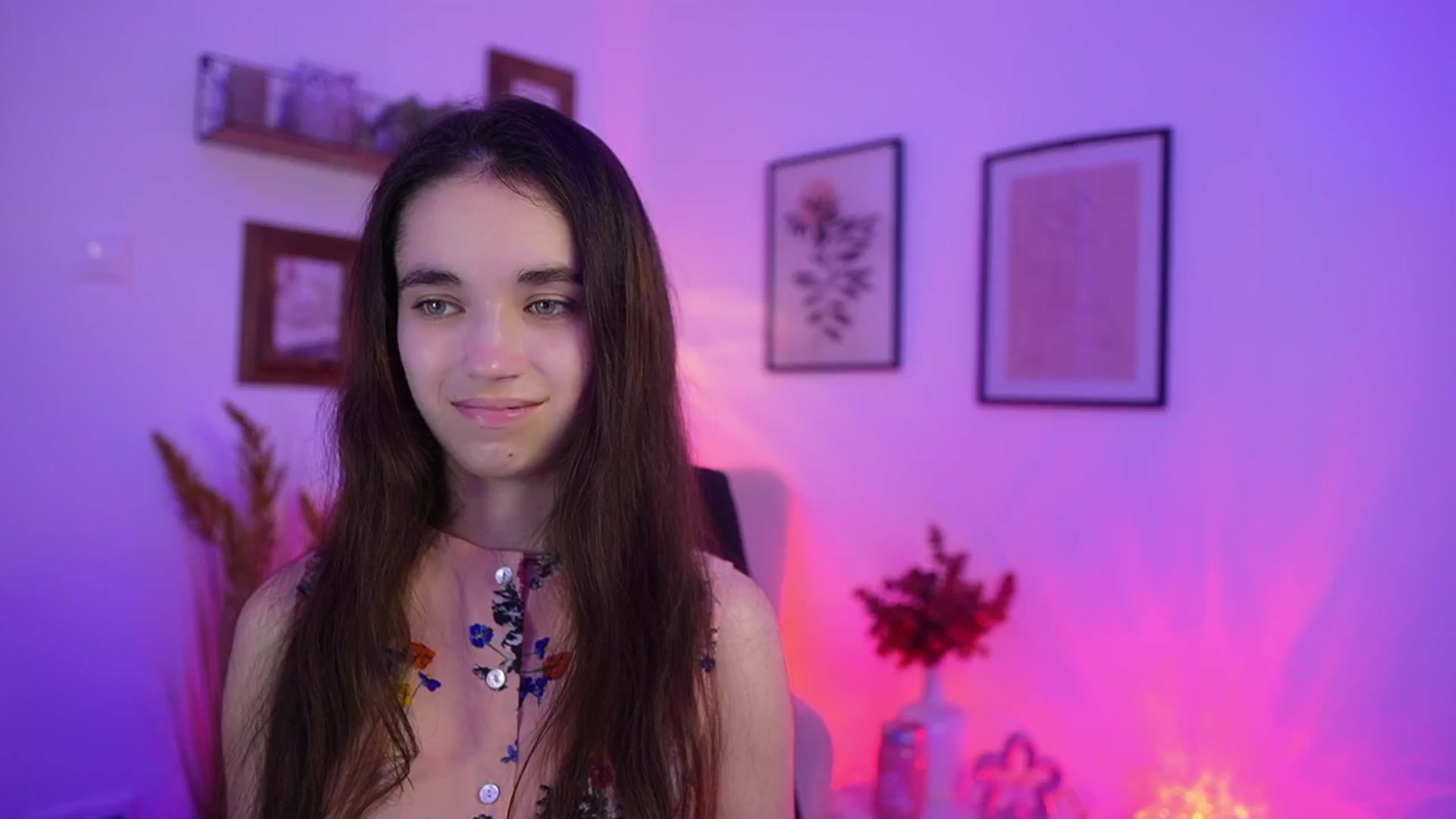 Gallery image thumbnail from Gia_Paige18's myfreecams stream on, 11/19/2025, 23:42 image 6 of 20