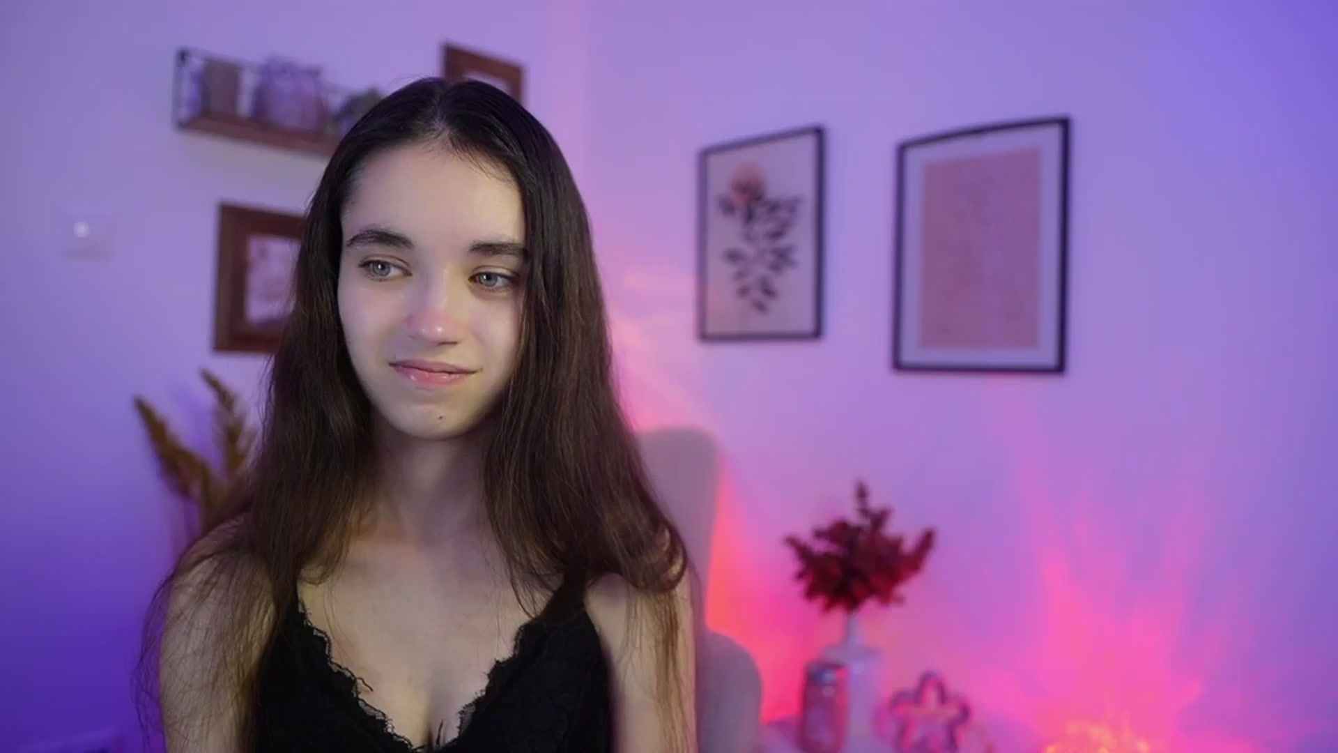 Gallery image thumbnail from Gia_Paige18's myfreecams stream on, 11/20/2025, 15:59 image 2 of 20