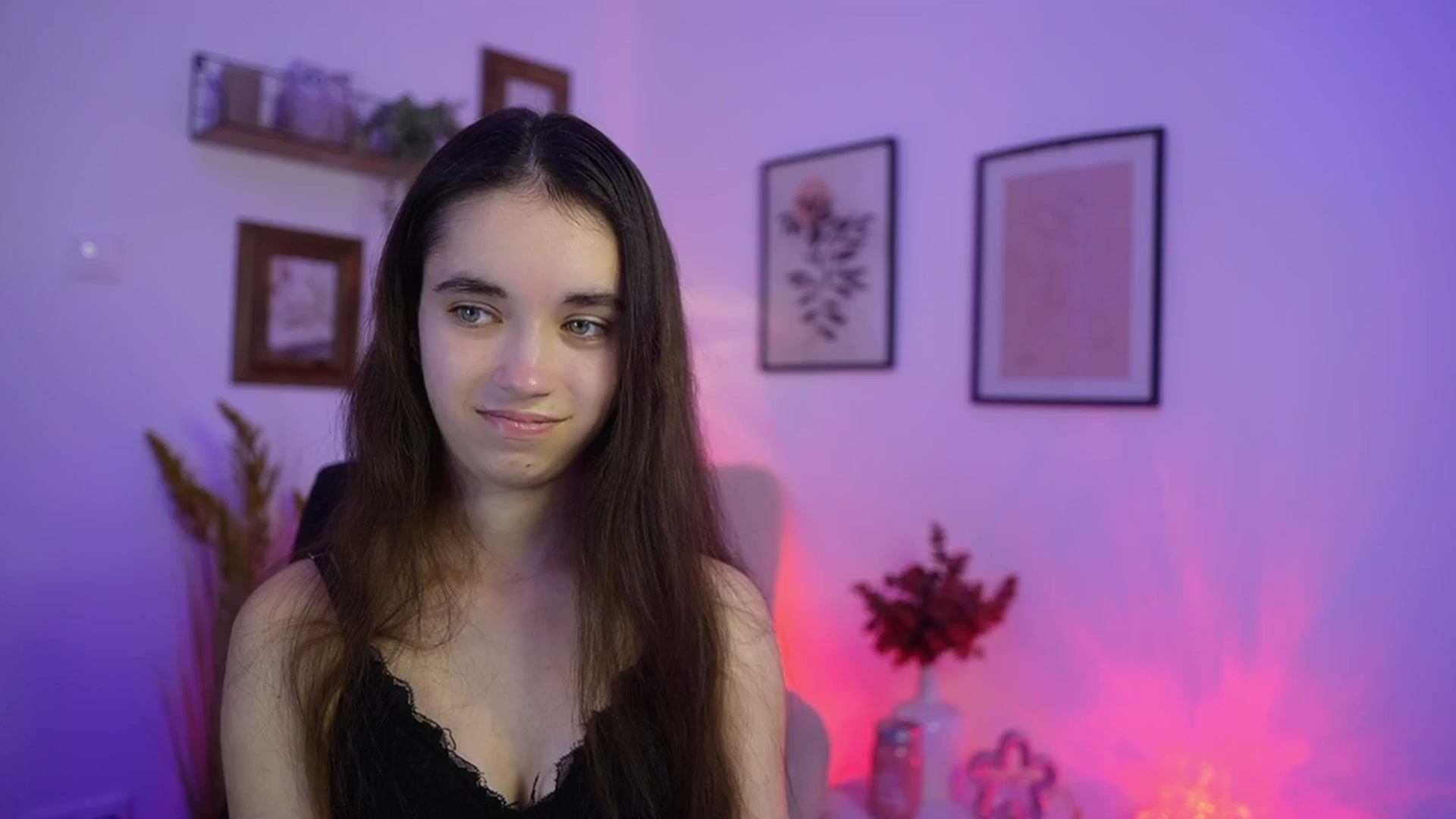 Gallery image thumbnail from Gia_Paige18's myfreecams stream on, 11/20/2025, 15:59 image 12 of 20