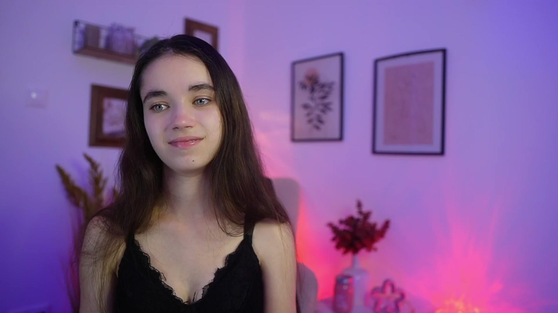 Gallery image thumbnail from Gia_Paige18's myfreecams stream on, 11/20/2025, 15:59 image 1 of 20