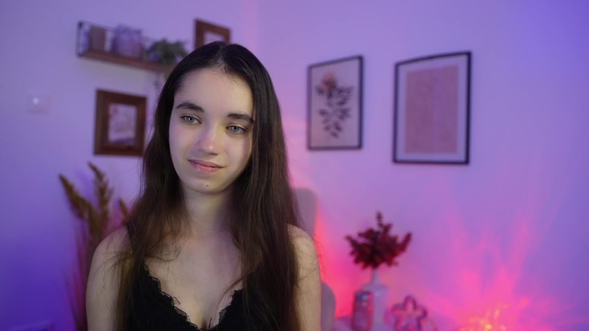 Gallery image thumbnail from Gia_Paige18's myfreecams stream on, 11/20/2025, 15:59 image 10 of 20