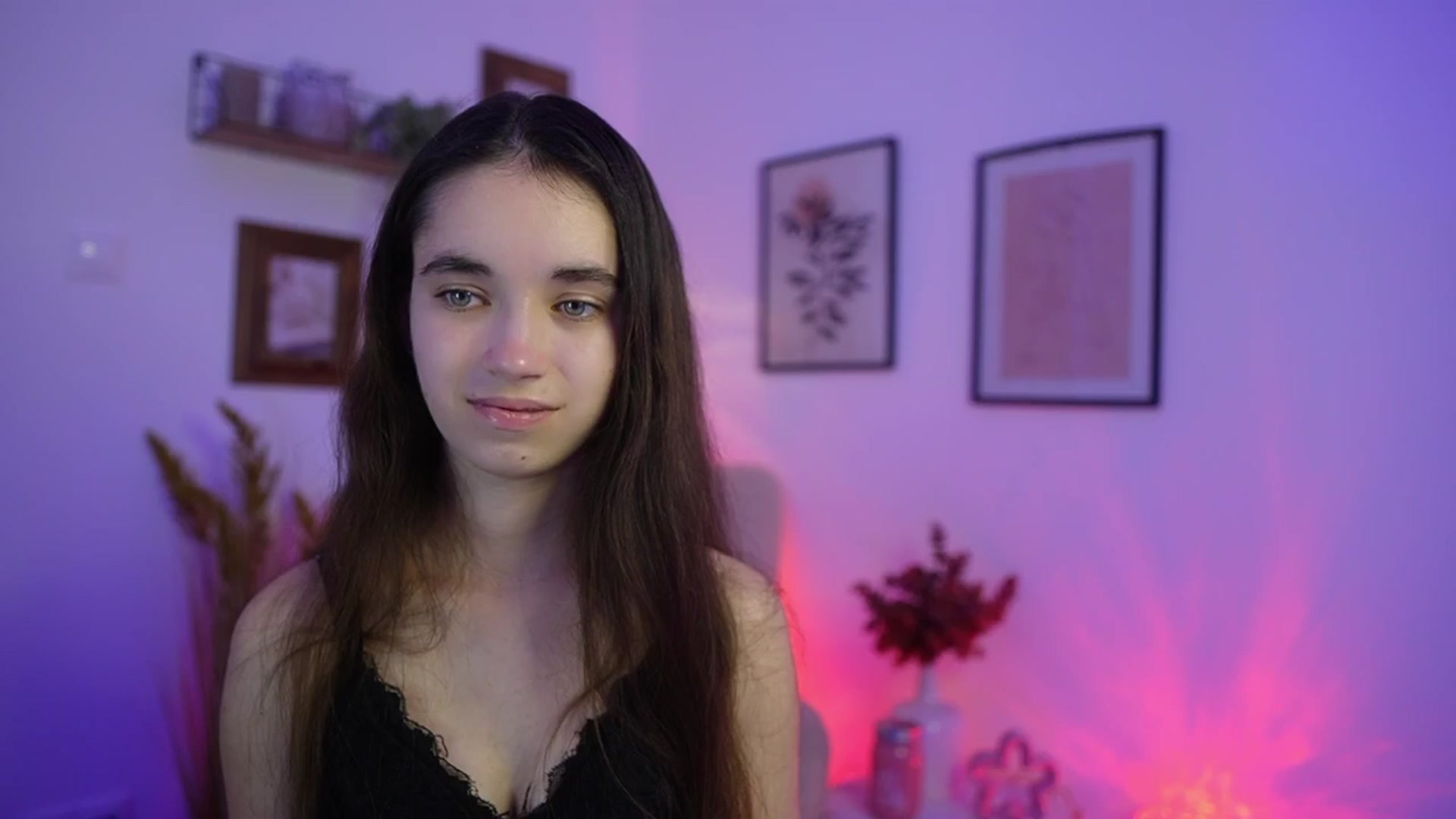 Gallery image thumbnail from Gia_Paige18's myfreecams stream on, 11/20/2025, 15:59 image 9 of 20