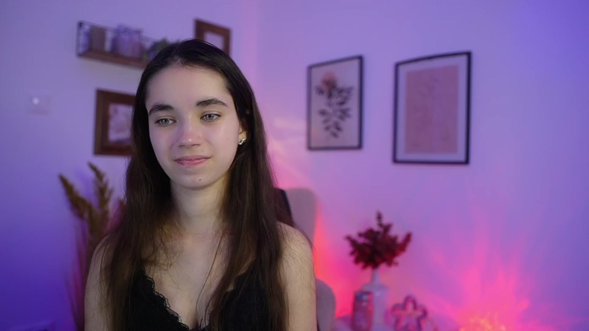 Gallery image thumbnail from Gia_Paige18's myfreecams stream on, 11/20/2025, 15:59 image 14 of 20