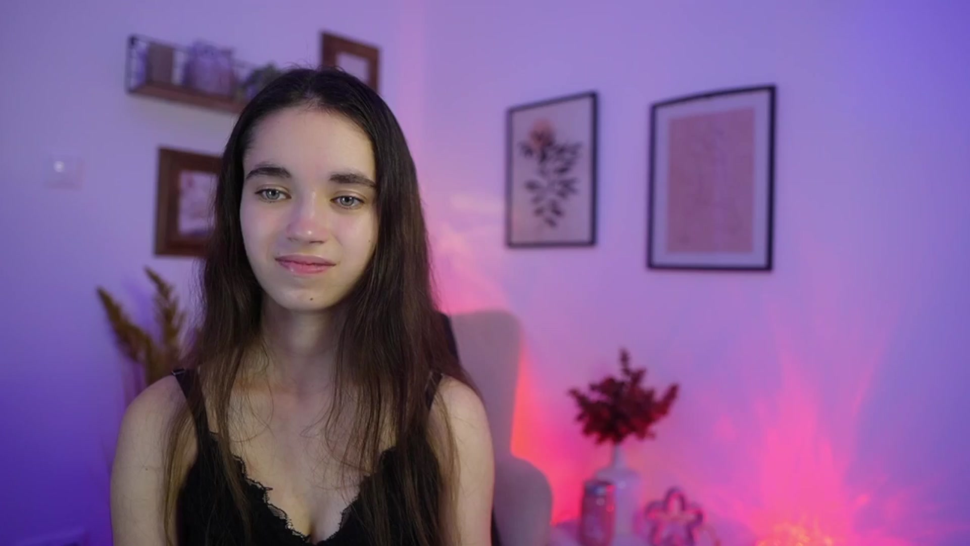 Gallery image thumbnail from Gia_Paige18's myfreecams stream on, 11/20/2025, 19:00 image 15 of 20