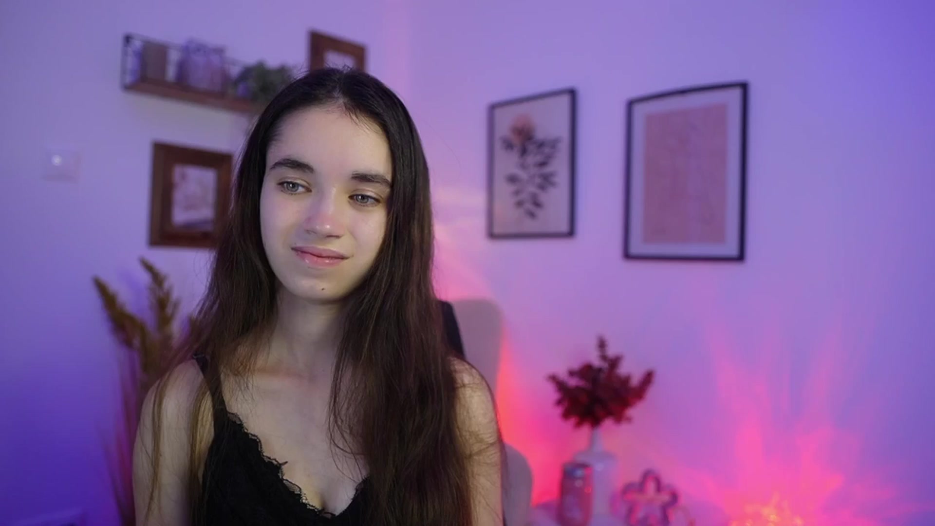 Gallery image thumbnail from Gia_Paige18's myfreecams stream on, 11/20/2025, 19:00 image 6 of 20