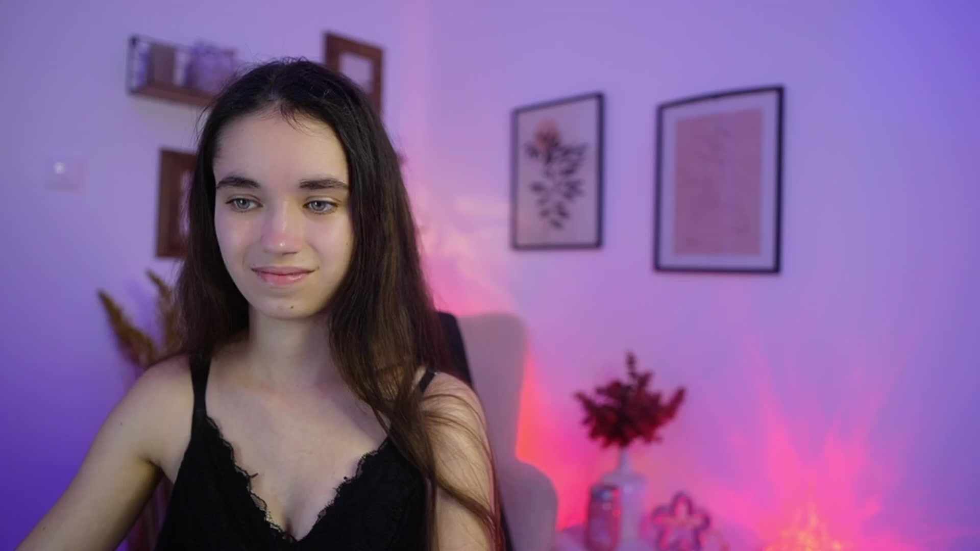 Gallery image thumbnail from Gia_Paige18's myfreecams stream on, 11/20/2025, 19:00 image 2 of 20