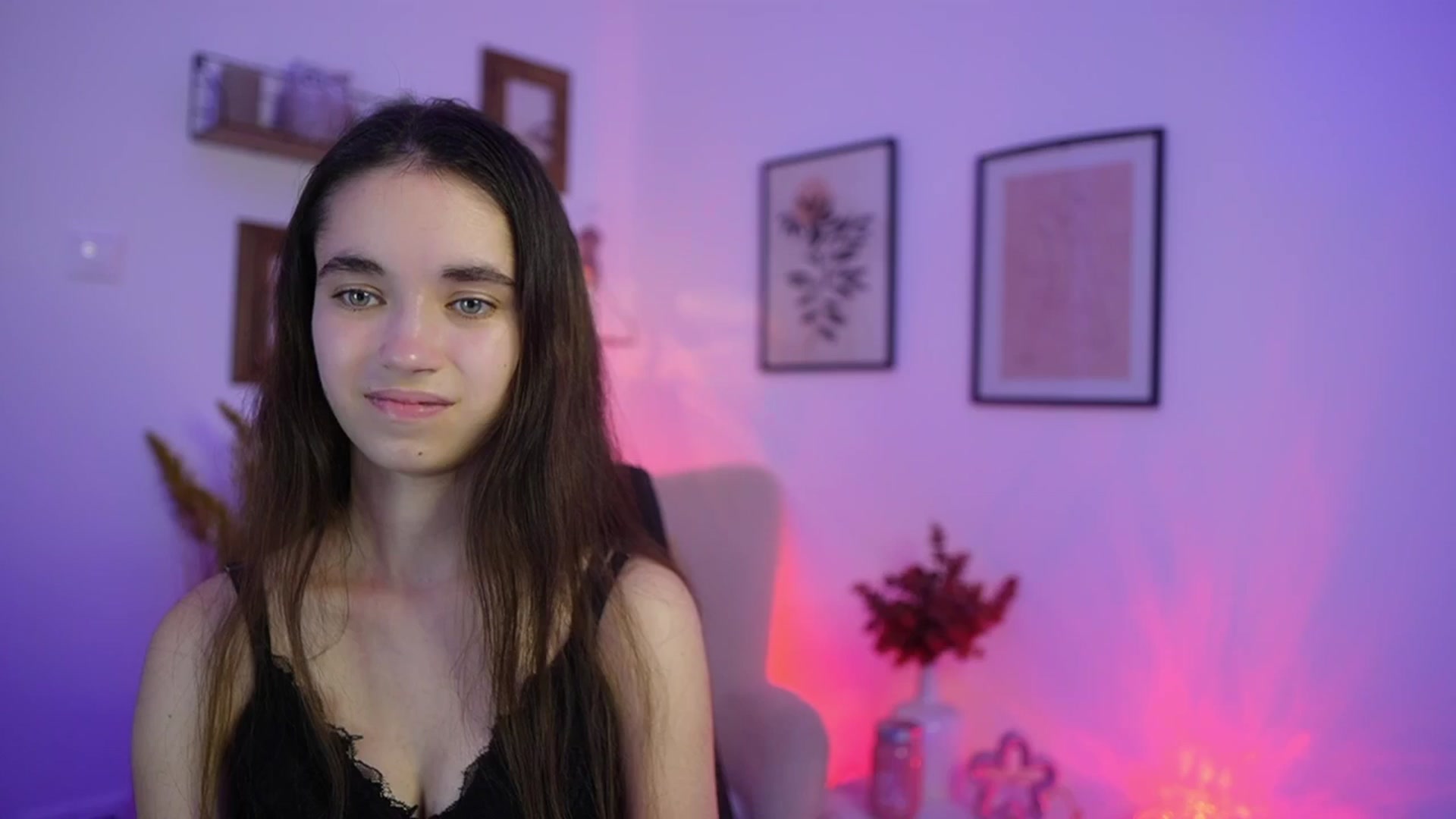 Gallery image thumbnail from Gia_Paige18's myfreecams stream on, 11/20/2025, 19:00 image 14 of 20