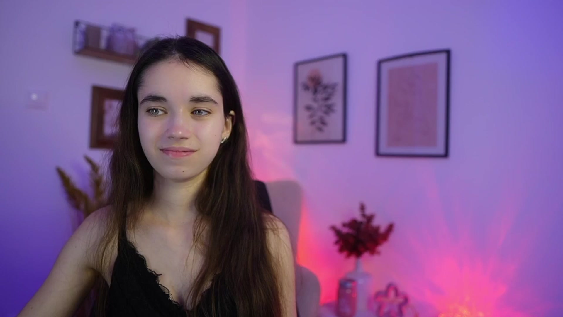 Gallery image thumbnail from Gia_Paige18's myfreecams stream on, 11/20/2025, 19:00 image 7 of 20