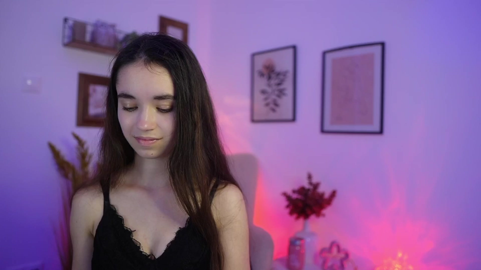 Gallery image thumbnail from Gia_Paige18's myfreecams stream on, 11/20/2025, 19:00 image 3 of 20