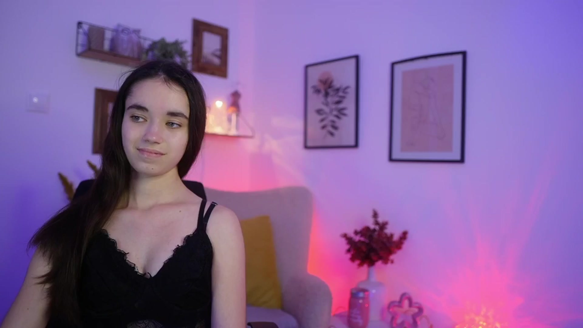 Gallery image thumbnail from Gia_Paige18's myfreecams stream on, 11/20/2025, 19:00 image 1 of 20