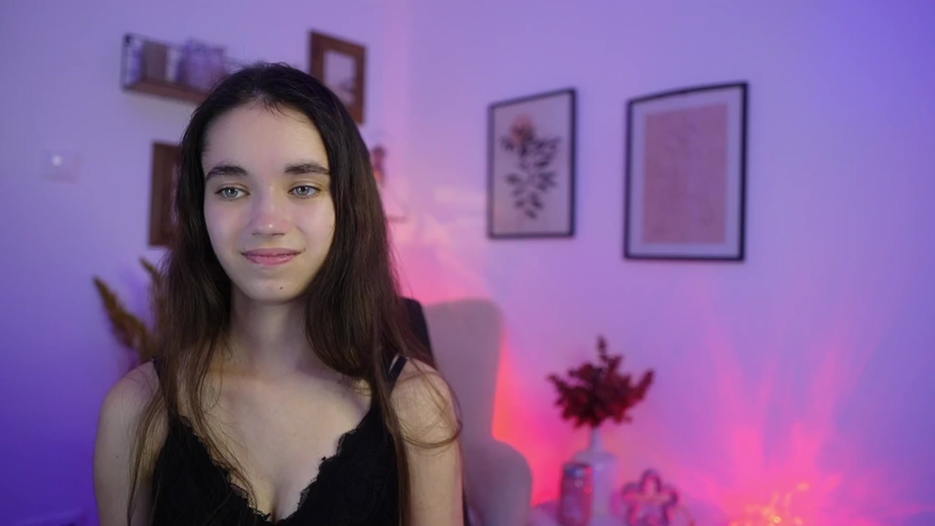 Gallery image thumbnail from Gia_Paige18's myfreecams stream on, 11/20/2025, 19:00 image 13 of 20