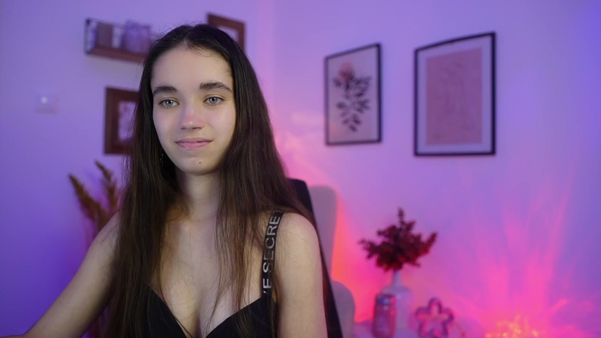 Gallery image thumbnail from Gia_Paige18's myfreecams stream on, 11/21/2025, 18:09 image 11 of 20