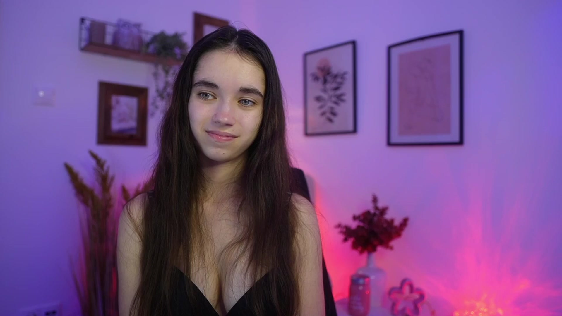 Gallery image thumbnail from Gia_Paige18's myfreecams stream on, 11/21/2025, 18:09 image 6 of 20