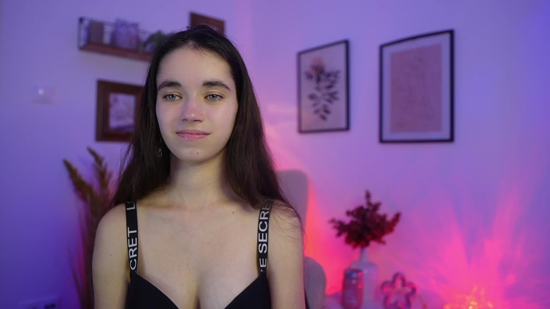 Gallery image thumbnail from Gia_Paige18's myfreecams stream on, 11/21/2025, 21:56 image 7 of 20