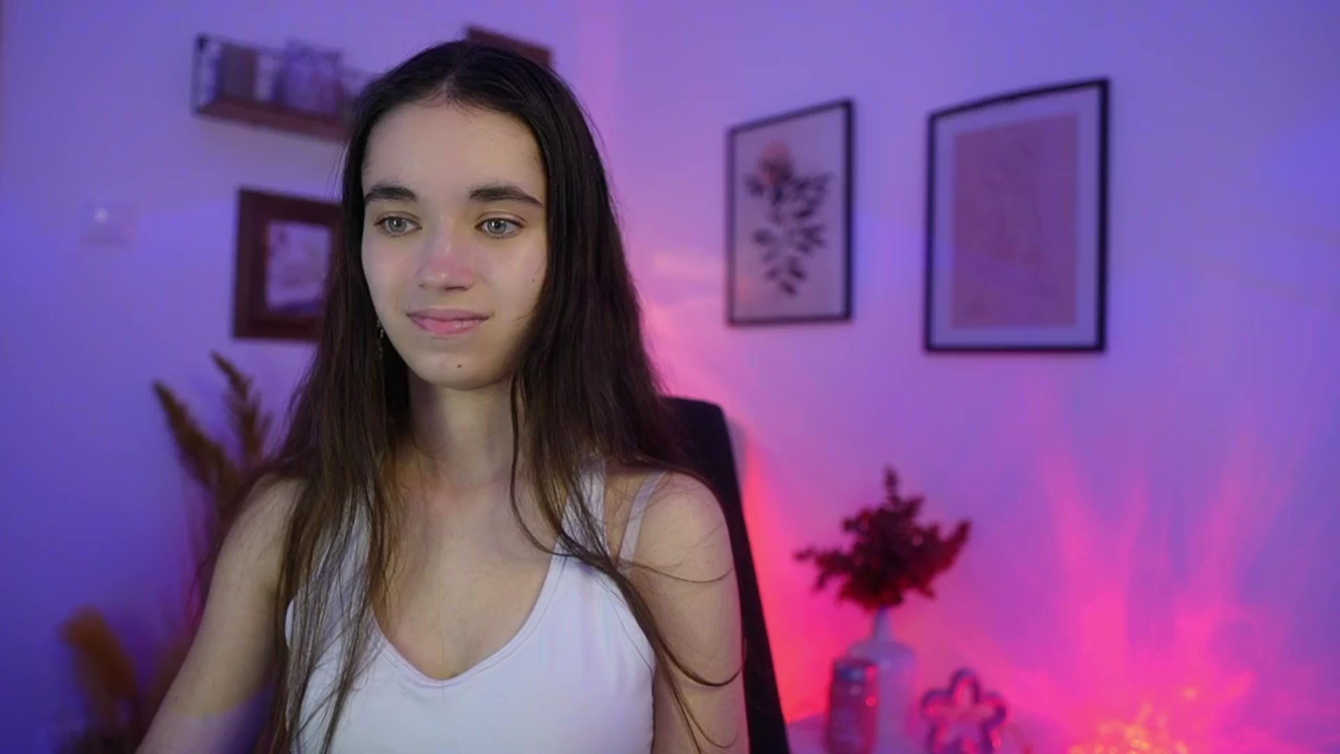 Gallery image thumbnail from Gia_Paige18's myfreecams stream on, 11/22/2025, 23:49 image 5 of 20