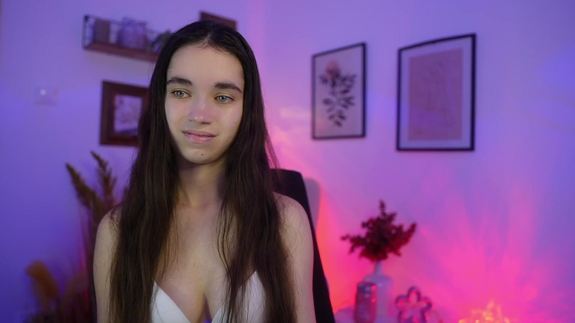 Gallery image thumbnail from Gia_Paige18's myfreecams stream on, 11/22/2025, 23:49 image 10 of 20