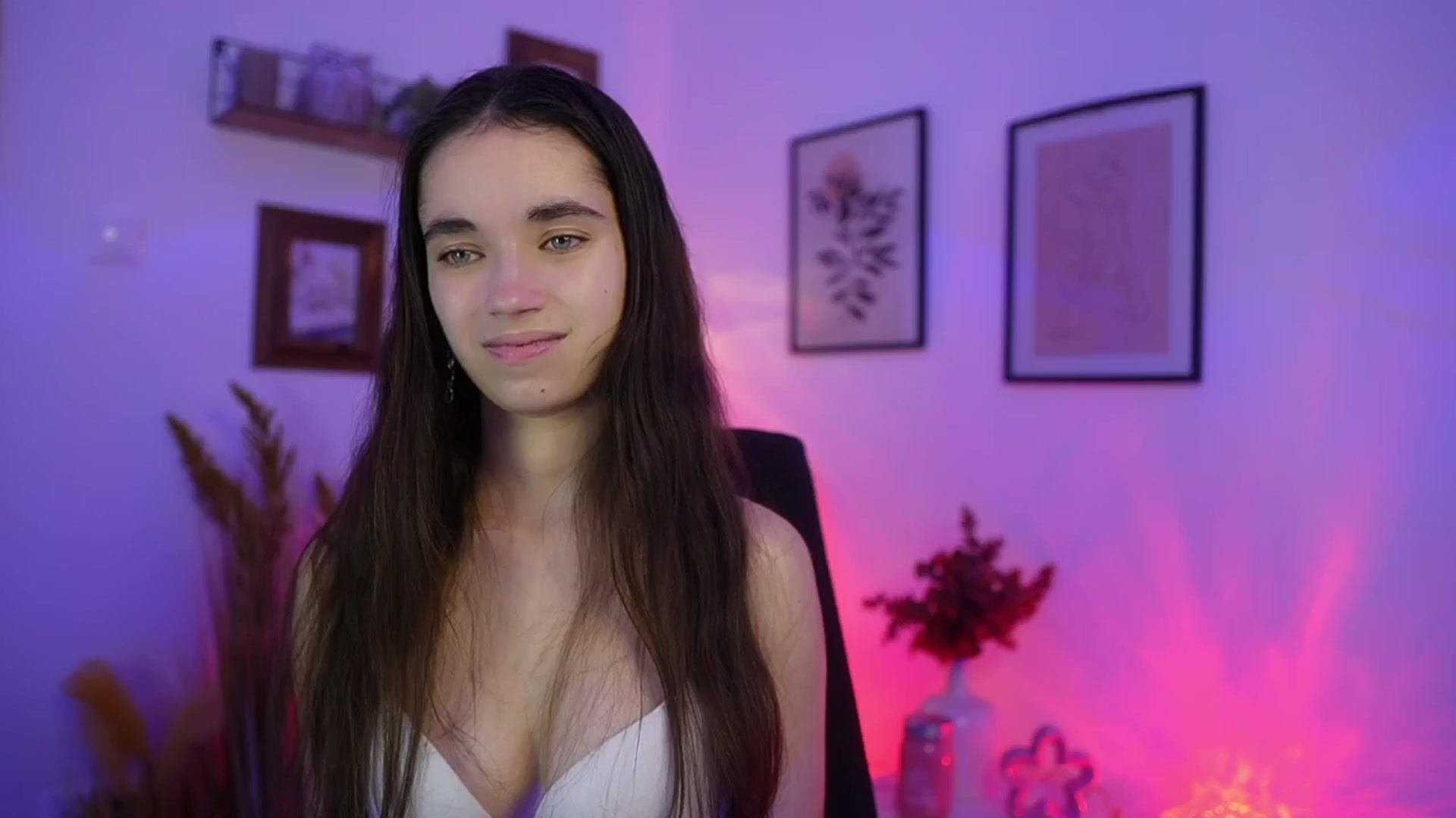 Gallery image thumbnail from Gia_Paige18's myfreecams stream on, 11/22/2025, 23:49 image 19 of 20