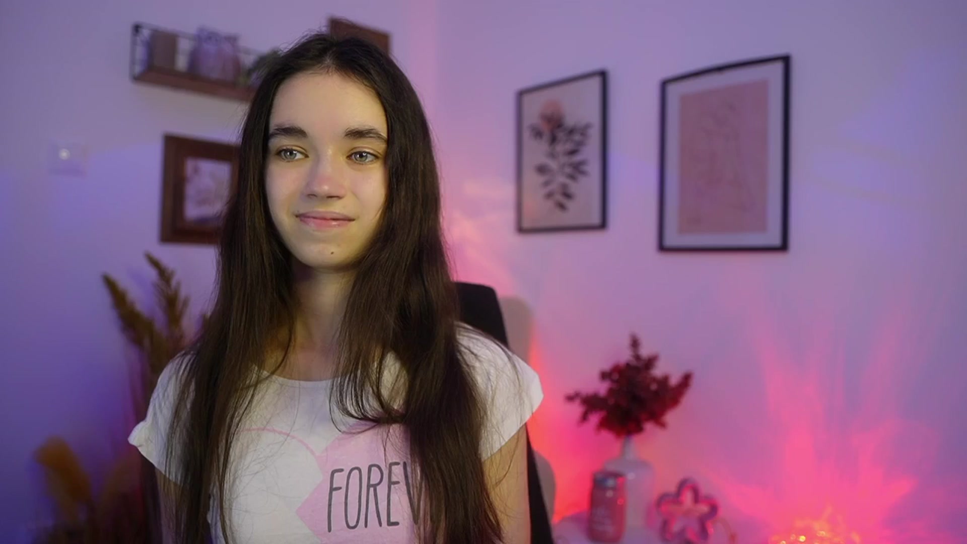 Gallery image thumbnail from Gia_Paige18's myfreecams stream on, 11/24/2025, 19:07 image 14 of 20