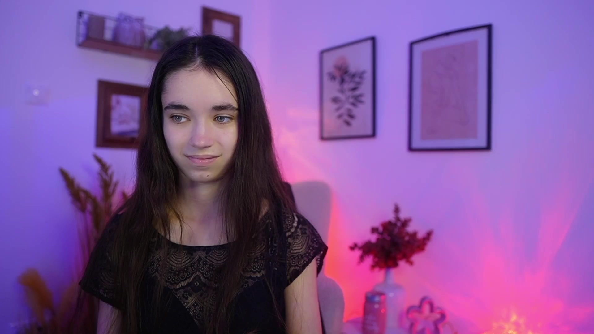 Gallery image thumbnail from Gia_Paige18's myfreecams stream on, 11/25/2025, 18:01 image 6 of 20