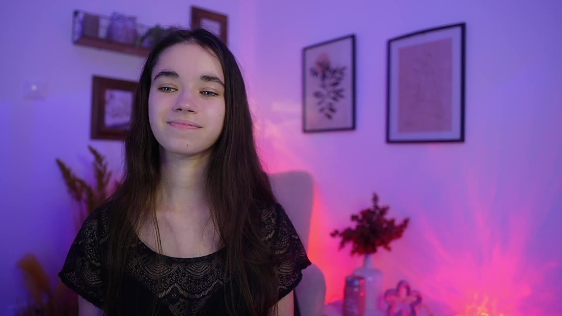 Gallery image thumbnail from Gia_Paige18's myfreecams stream on, 11/25/2025, 18:01 image 16 of 20