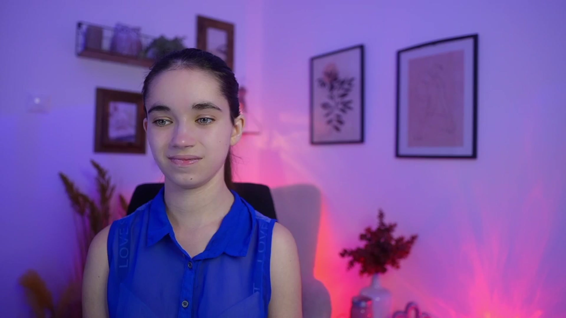 Gallery image thumbnail from Gia_Paige18's myfreecams stream on, 11/27/2025, 17:53 image 13 of 20