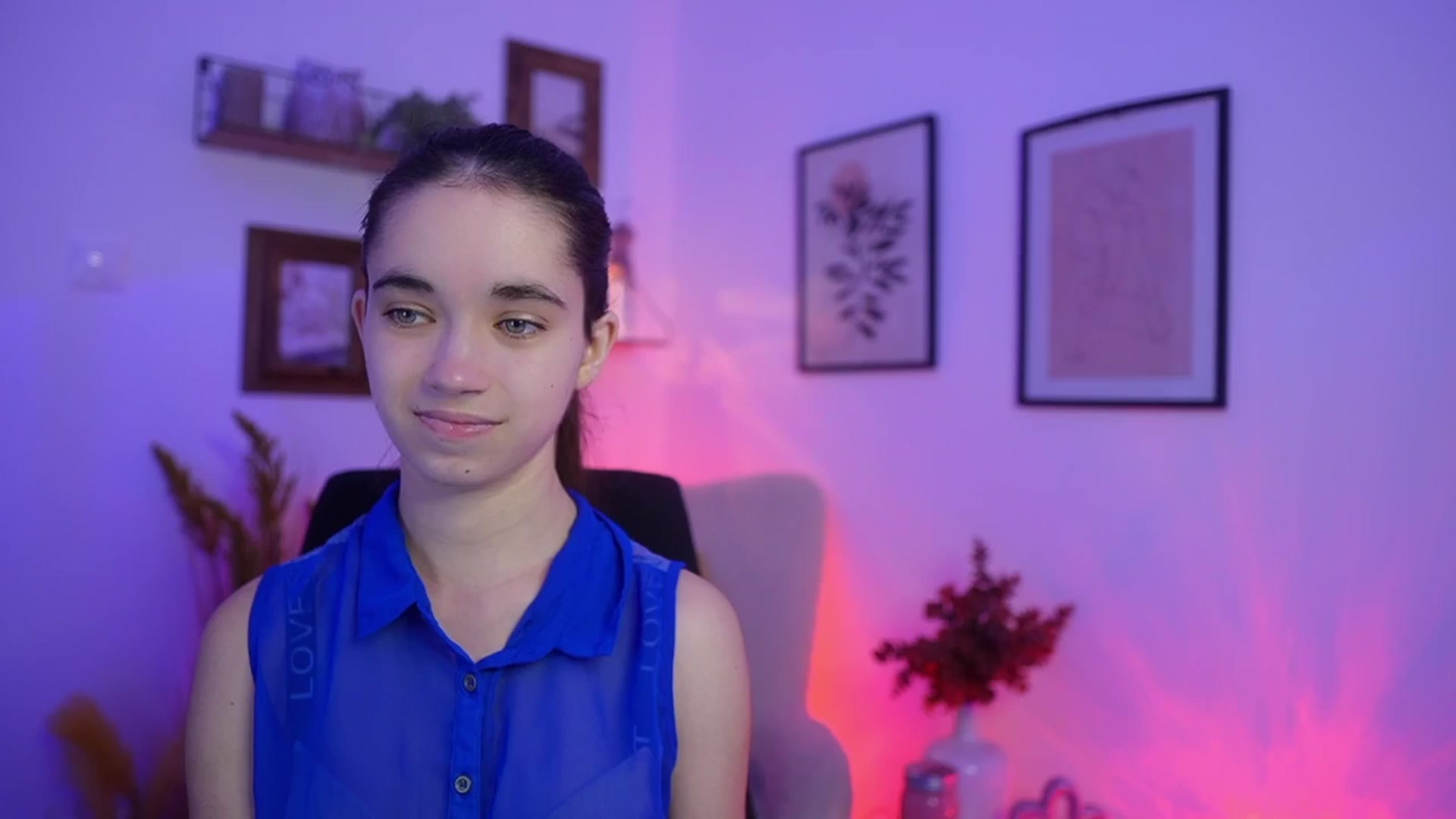 Gallery image thumbnail from Gia_Paige18's myfreecams stream on, 11/27/2025, 17:53 image 7 of 20