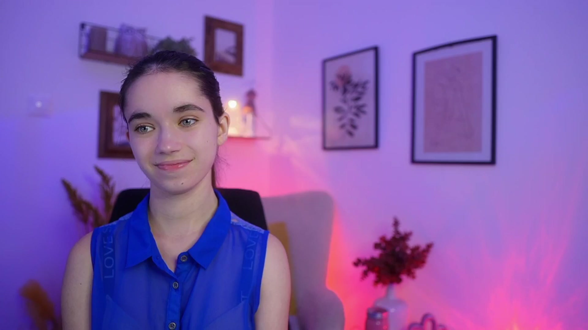 Gallery image thumbnail from Gia_Paige18's myfreecams stream on, 11/27/2025, 20:01 image 19 of 20
