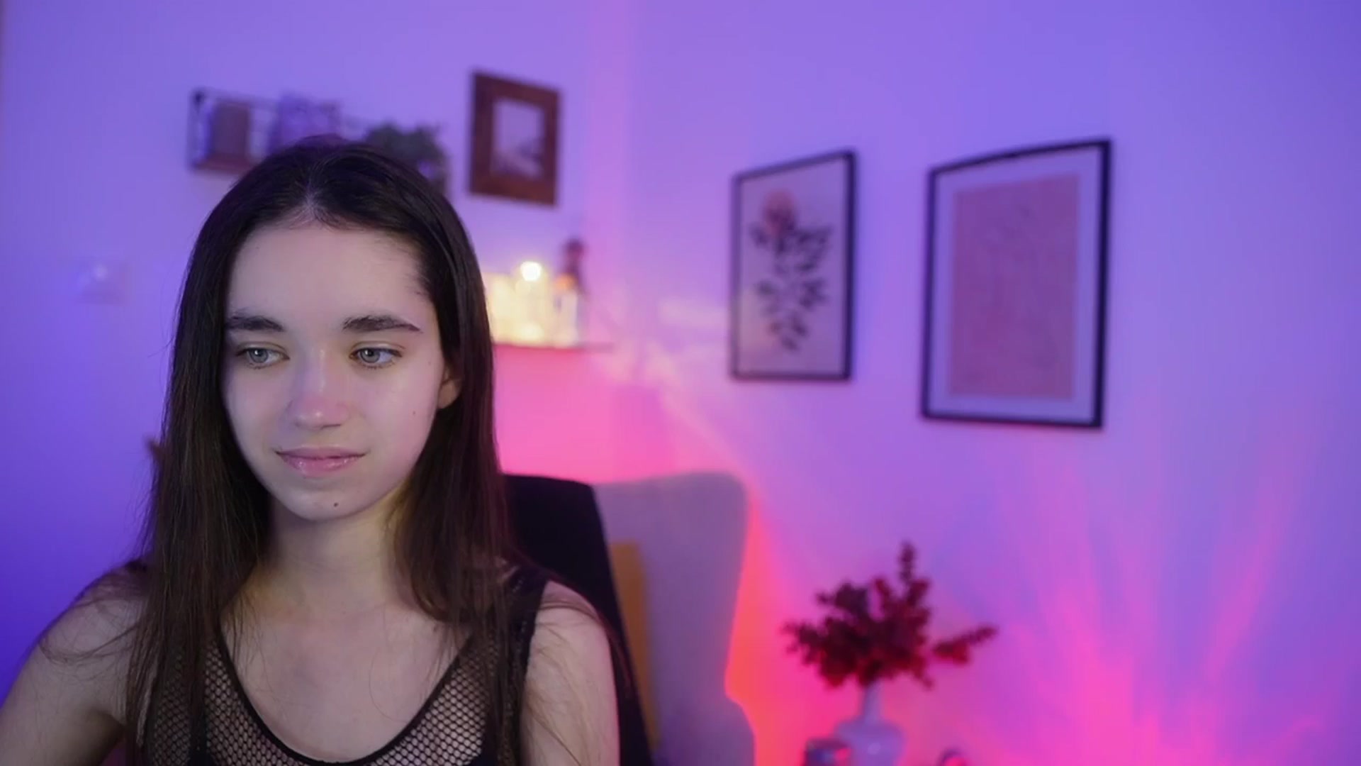 Gallery image thumbnail from Gia_Paige18's myfreecams stream on, 11/28/2025, 17:41 image 11 of 20