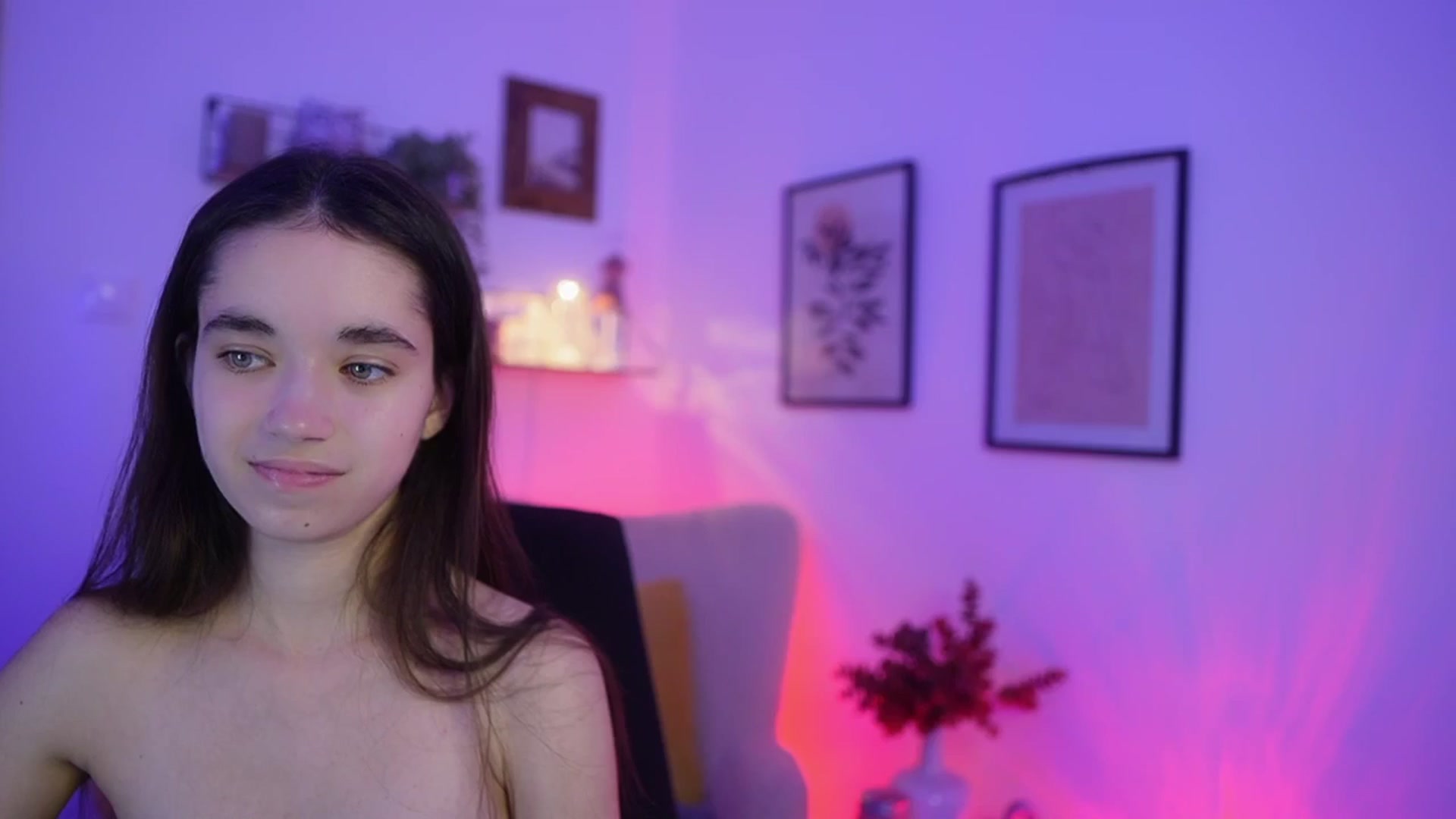 Gallery image thumbnail from Gia_Paige18's myfreecams stream on, 11/28/2025, 17:41 image 15 of 20