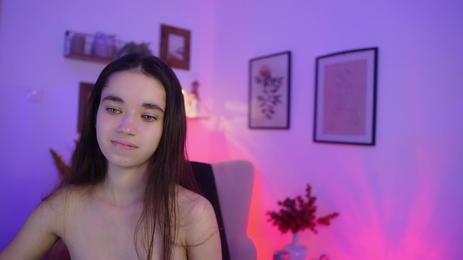 Gallery image thumbnail from Gia_Paige18's myfreecams stream on, 11/28/2025, 17:41 image 16 of 20